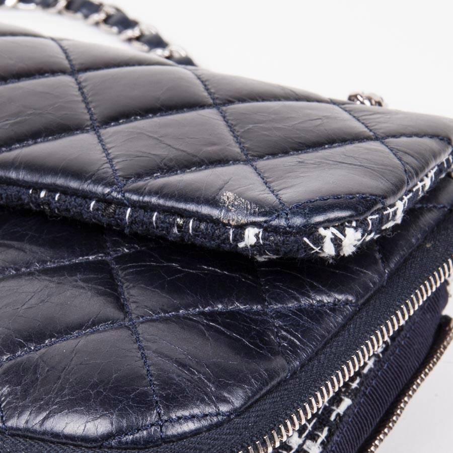 Women's CHANEL Flap Bag in Bi-Material Navy Blue Tweed and Quilted Leather