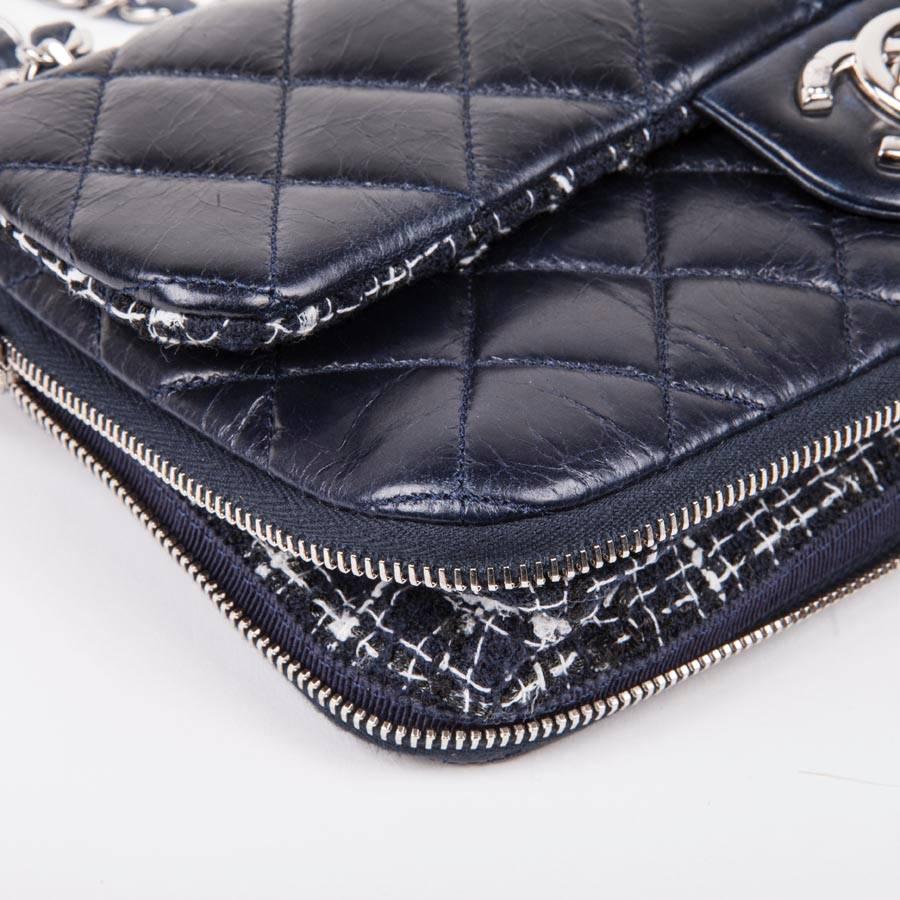 CHANEL Flap Bag in Bi-Material Navy Blue Tweed and Quilted Leather 1