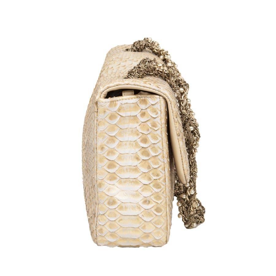 CHANEL Flap Bag in Beige Python In Excellent Condition In Paris, FR
