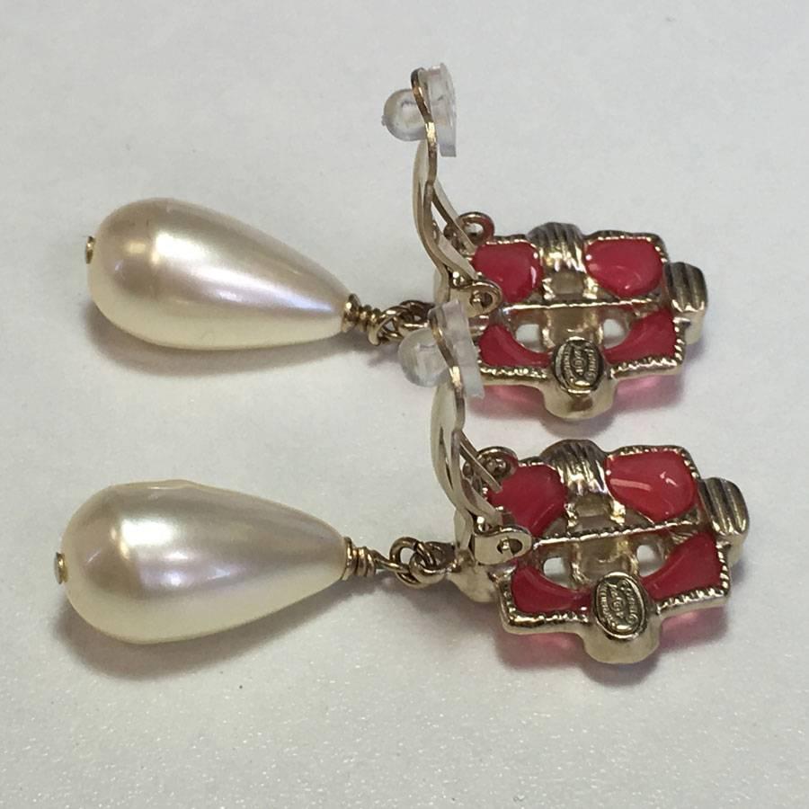 Women's CHANEL Pendant Clip-on Earrings in Gilded Metal, Pink Resin and Pearls