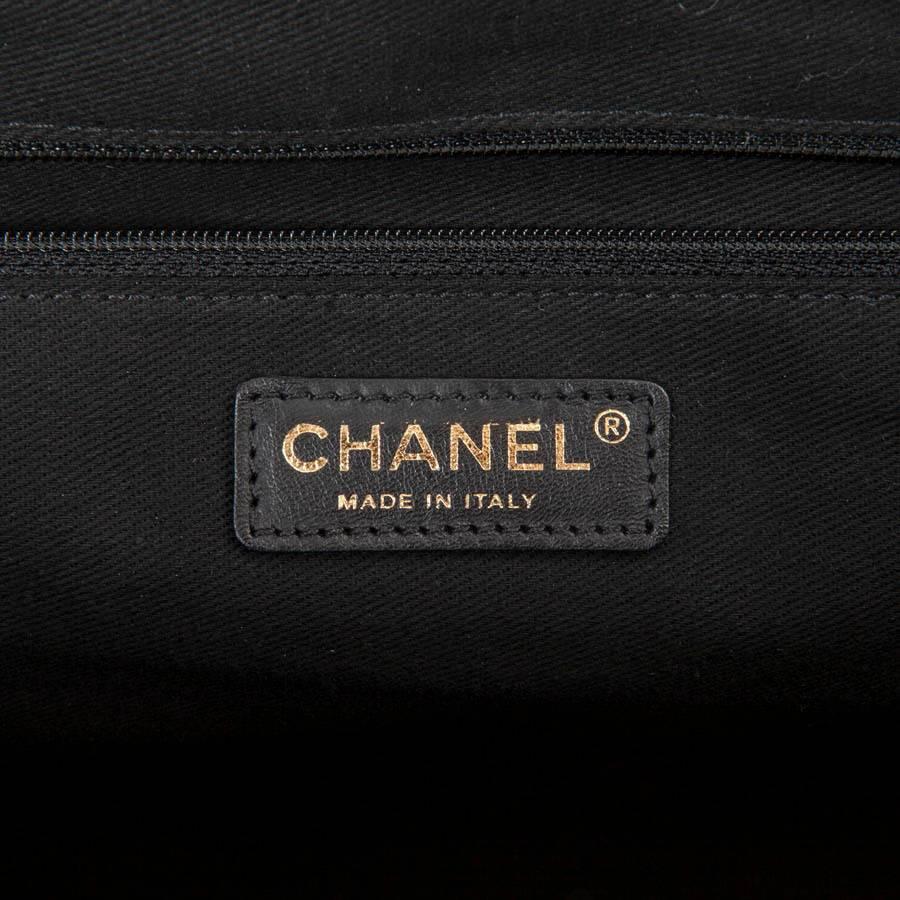 CHANEL Shopping Bag in Black Caviar Leather 4