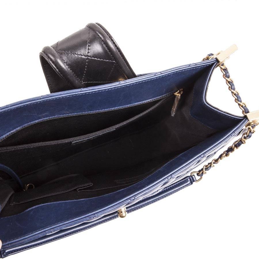 CHANEL Bag in Blue Quilted Leather and Black Finishes 4