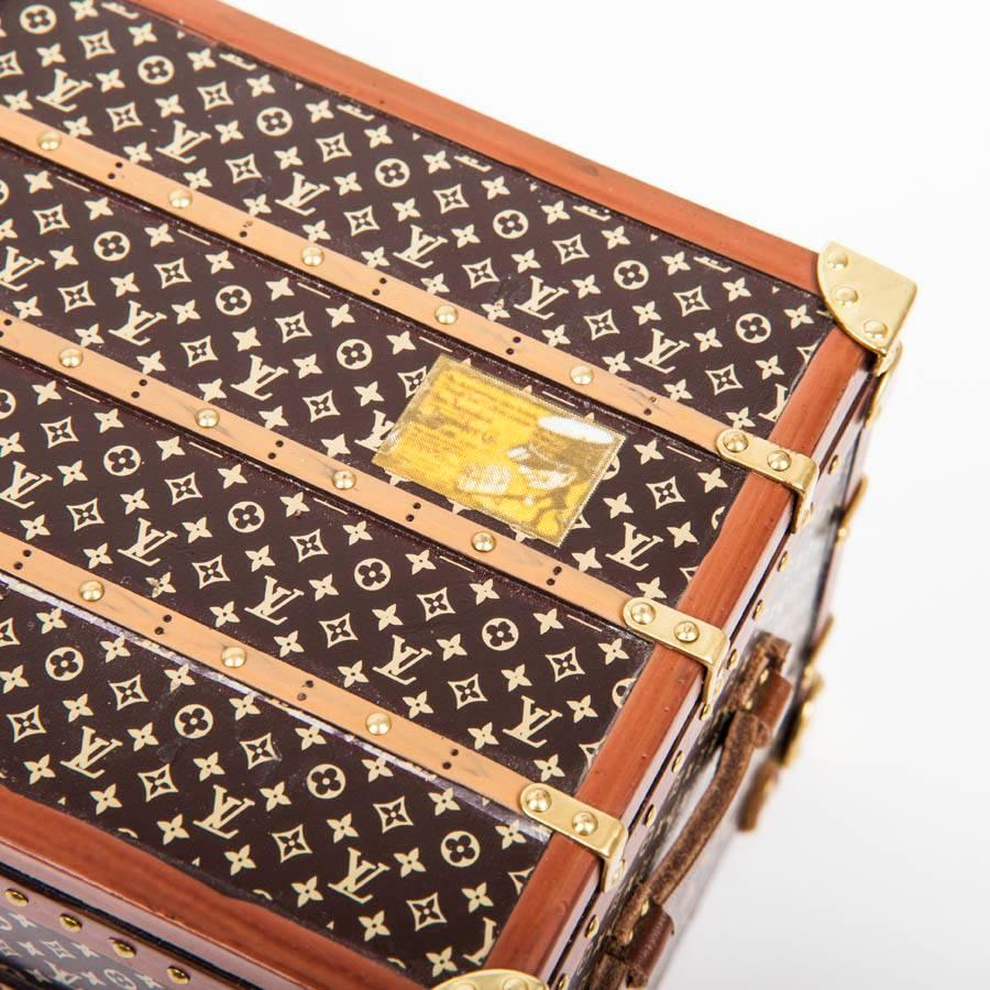 LOUIS VUITTON Miniature 'Miss France' Trunk in Wood and gilded Metal In Excellent Condition In Paris, FR