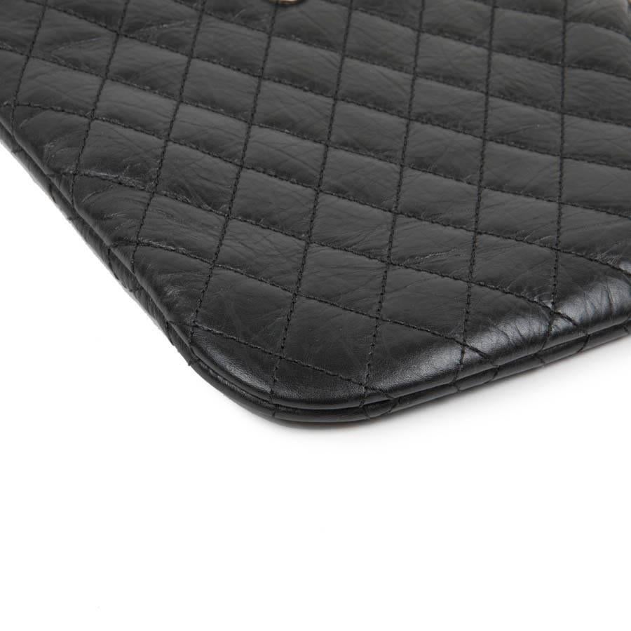 Women's or Men's CHANEL Pouch in Aged Black Quilted Leather