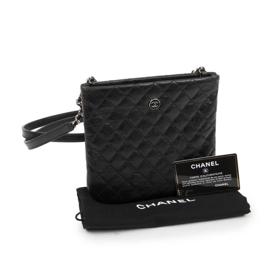 CHANEL Pouch in Aged Black Quilted Leather 2