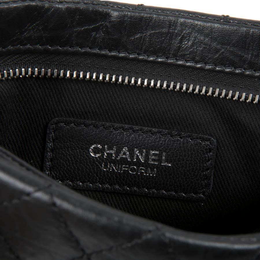 CHANEL Pouch in Aged Black Quilted Leather 5