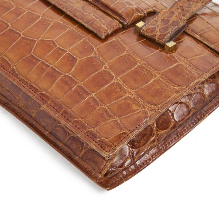 Vintage HERMES '24 Faubourg' Handbag in Camel Alligator Leather In Excellent Condition In Paris, FR
