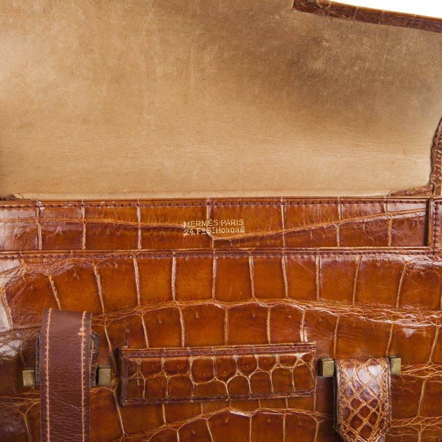 Women's Vintage HERMES '24 Faubourg' Handbag in Camel Alligator Leather
