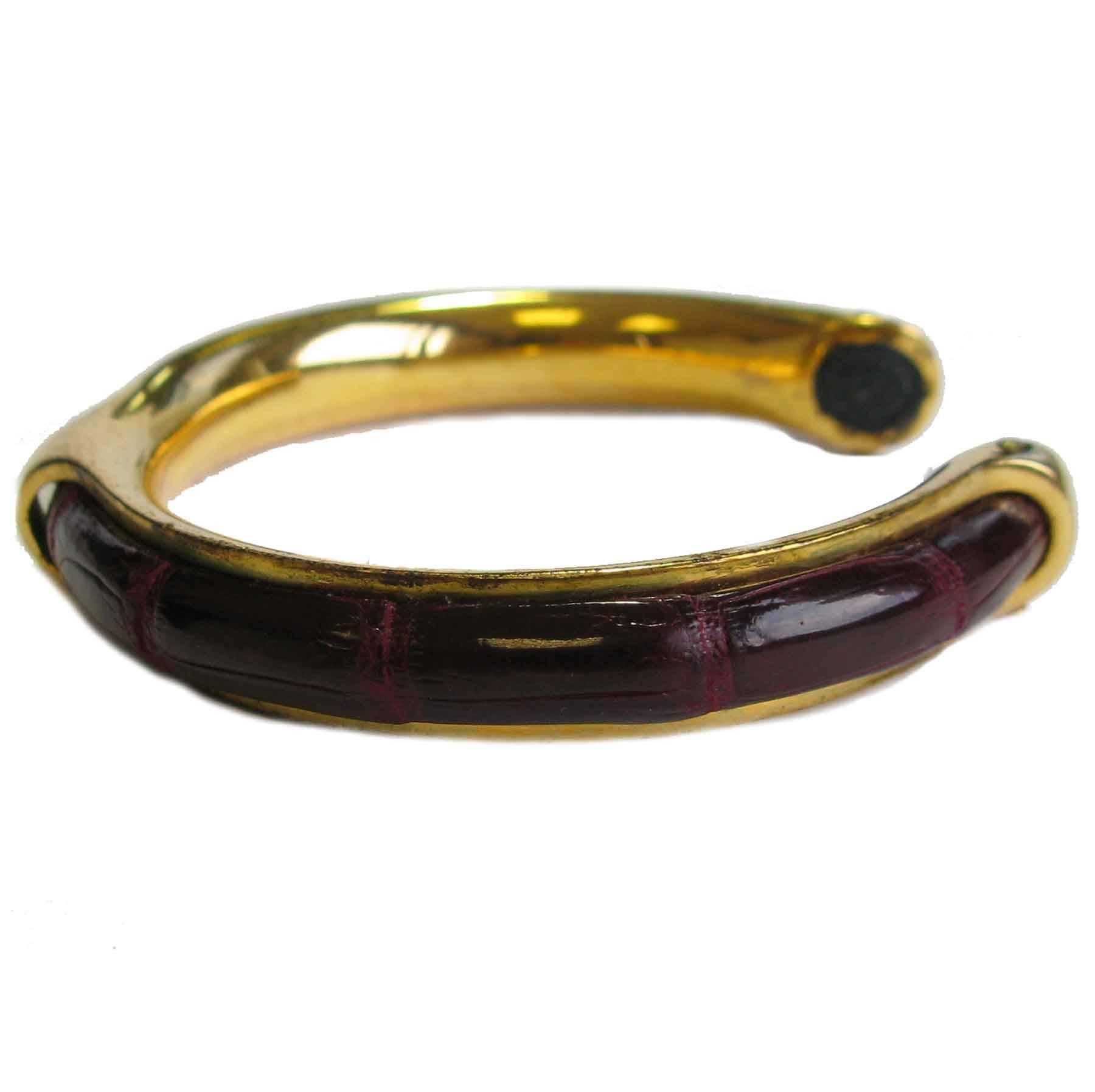 Vintage HERMES Bracelet in Gold Plated Metal and red H Crocodile Leather 2