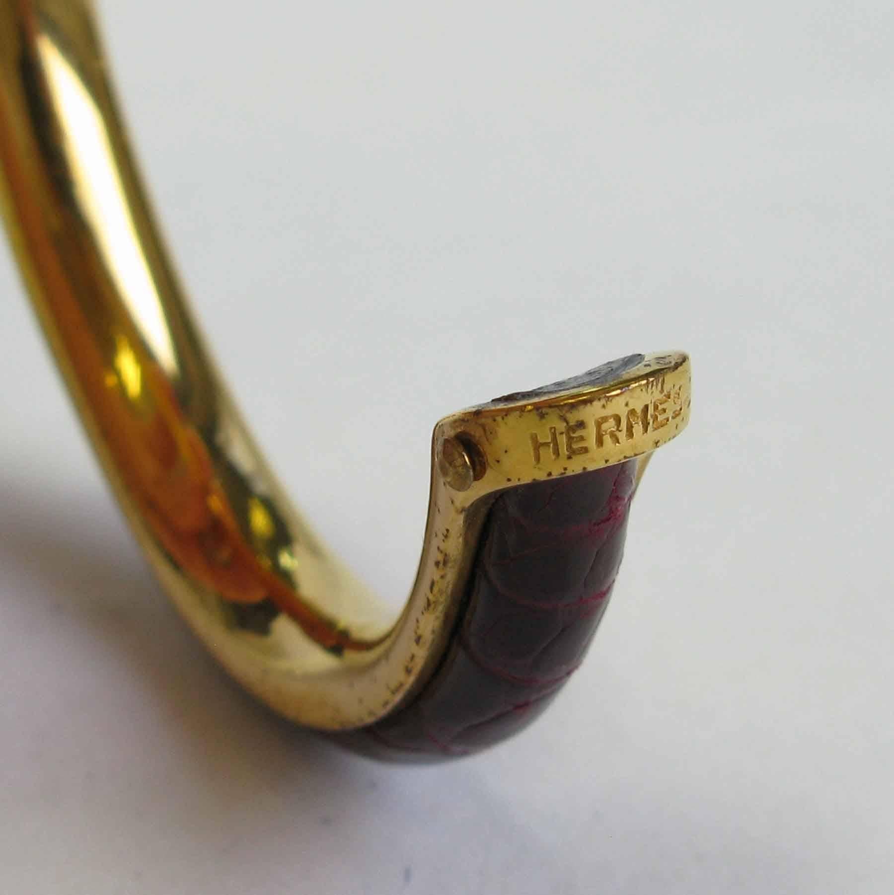Vintage HERMES Bracelet in Gold Plated Metal and red H Crocodile Leather 3