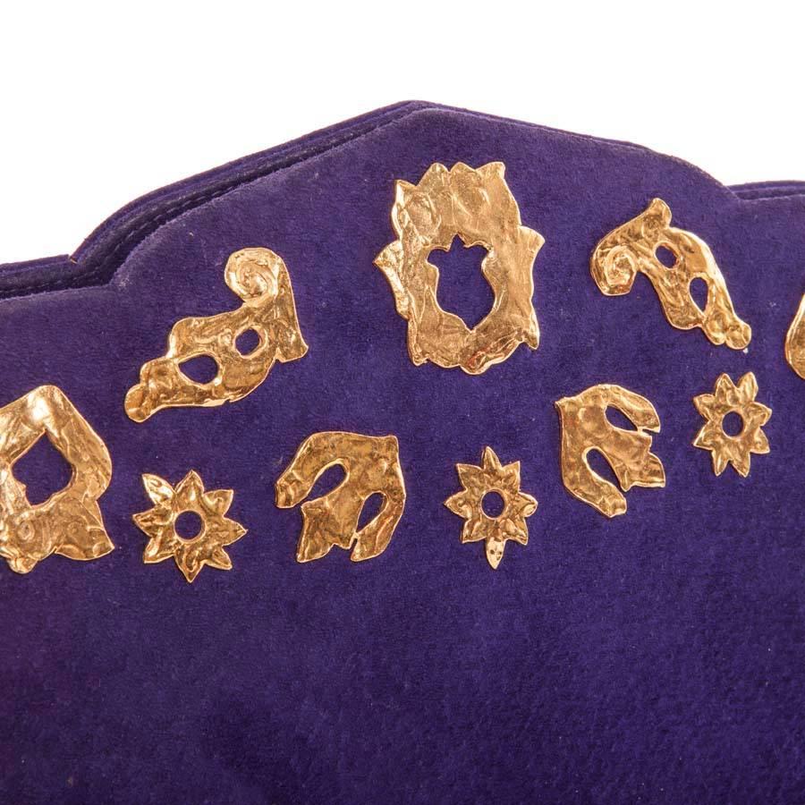 Vintage YVES SAINT LAURENT Clutch Bag in Purple Velvet Calfskin In Excellent Condition In Paris, FR
