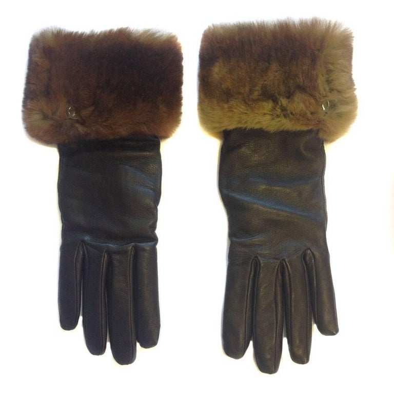 CHANEL Gloves in Brown Smooth Leather and Fur Trim (Orylag) Size S US -   at 1stDibs
