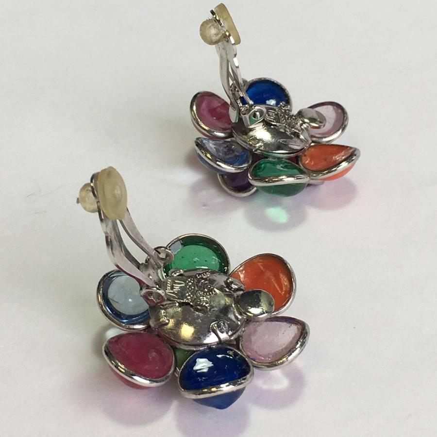 MARGUERITE DE VALOIS Flower Clip-on Earrings in Multicolored Molten Glass  For Sale 2