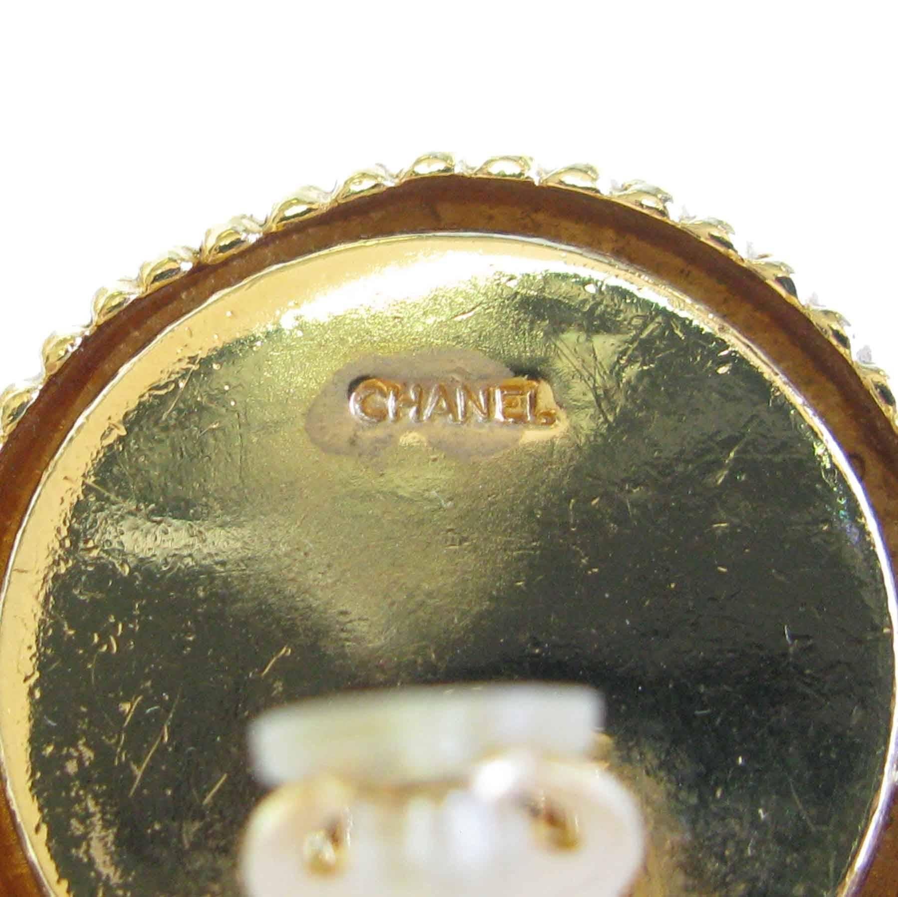 Vintage CHANEL Round Clip-on Earrings in Gilded Metal and Pearl 2
