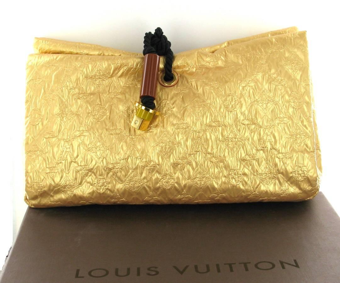 LOUIS VUITTON 'African Queen' Collection HandBag in Golden Cowhide Leather In Excellent Condition In Paris, FR