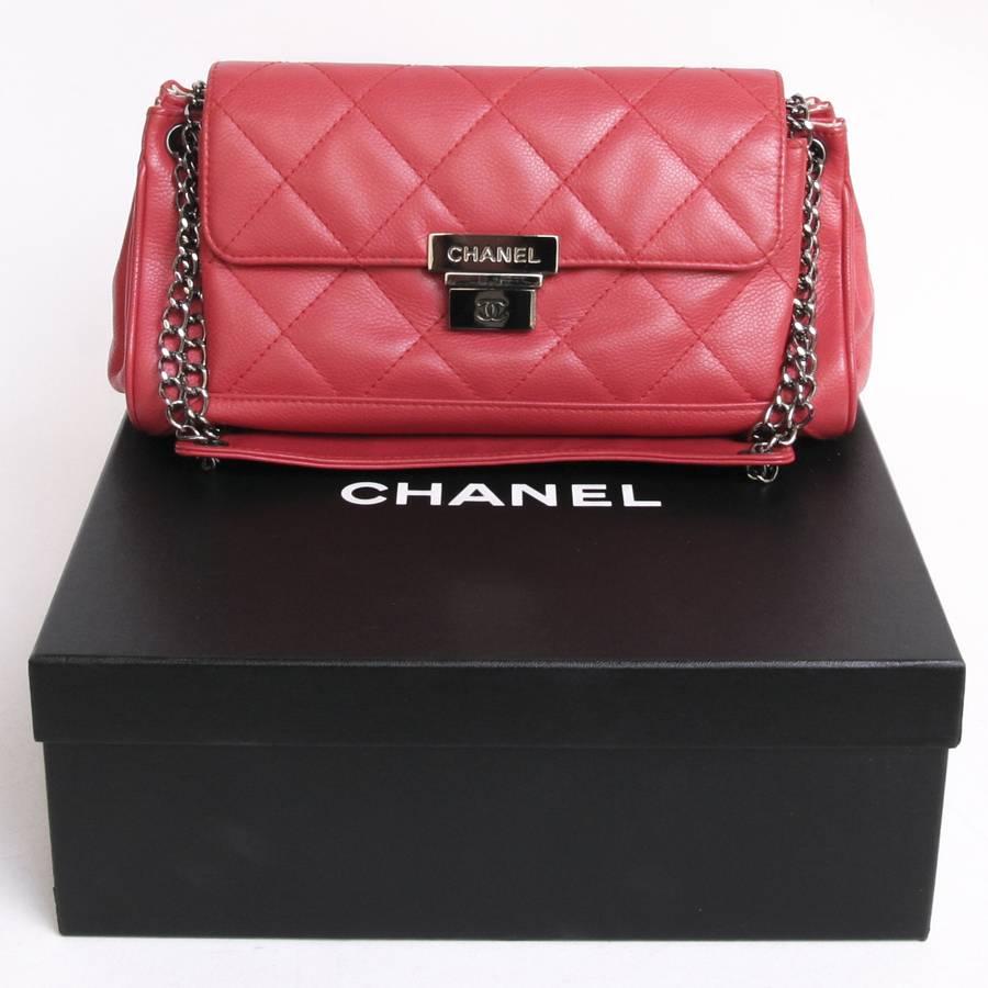 CHANEL 'Accordion' Shoulder Bag in Red Caviar Leather 3