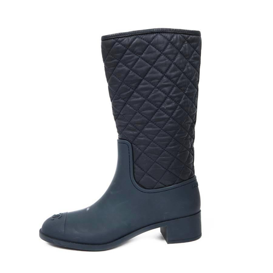 CHANEL Mid-Boots in Blue Padded Leather and Plastic Size 39EU In New Condition In Paris, FR