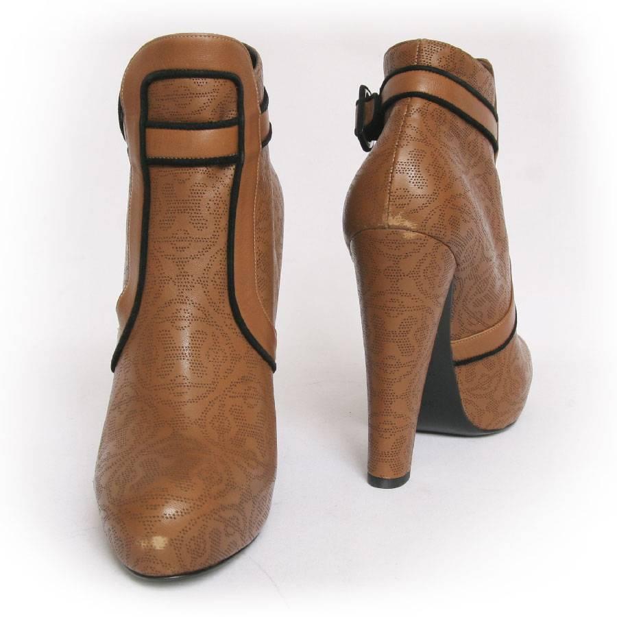 Marron HERMÈS Bottines en cuir de dentelle marron Taille 38,5 EU en vente