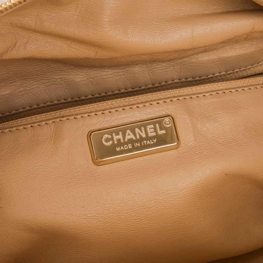 CHANEL Bowling Bag in Gilded Distressed Leather In Good Condition In Paris, FR