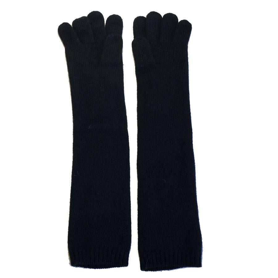 CHANEL Lange Handschuhe aus schwarzem Kaschmir Größe 7,5 EU (Schwarz) im Angebot