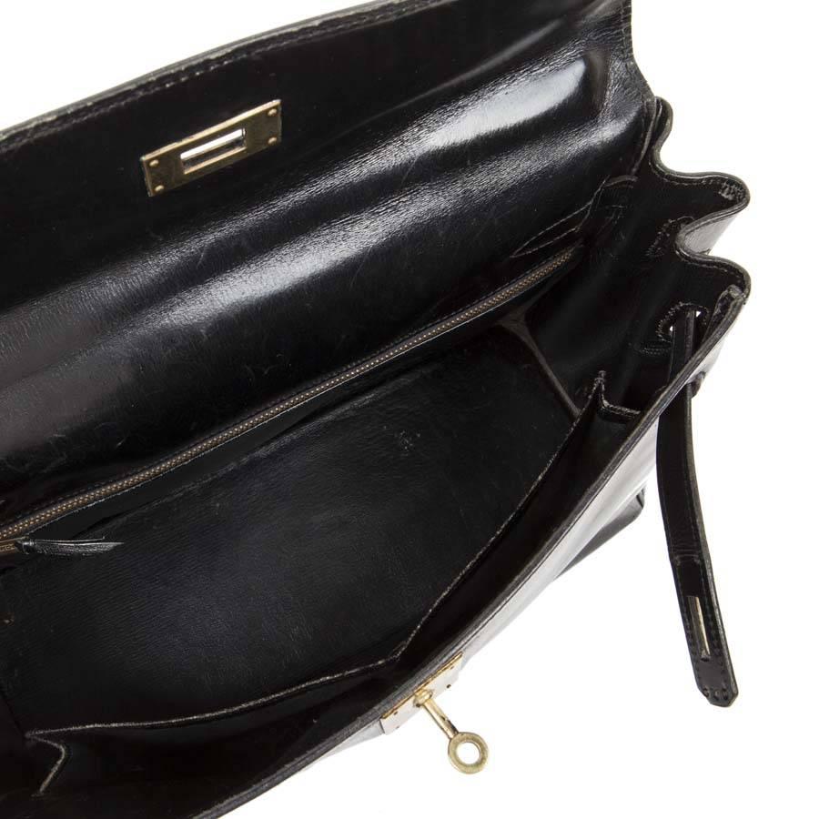 Women's HERMES Vintage Kelly 32 Bag in Black Box Leather with its Strap