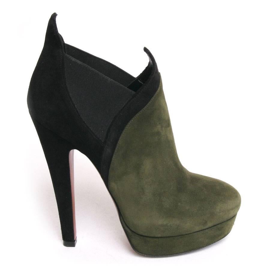 ALAIA Low Boots in Green and Black Suede Size 36FR For Sale 1