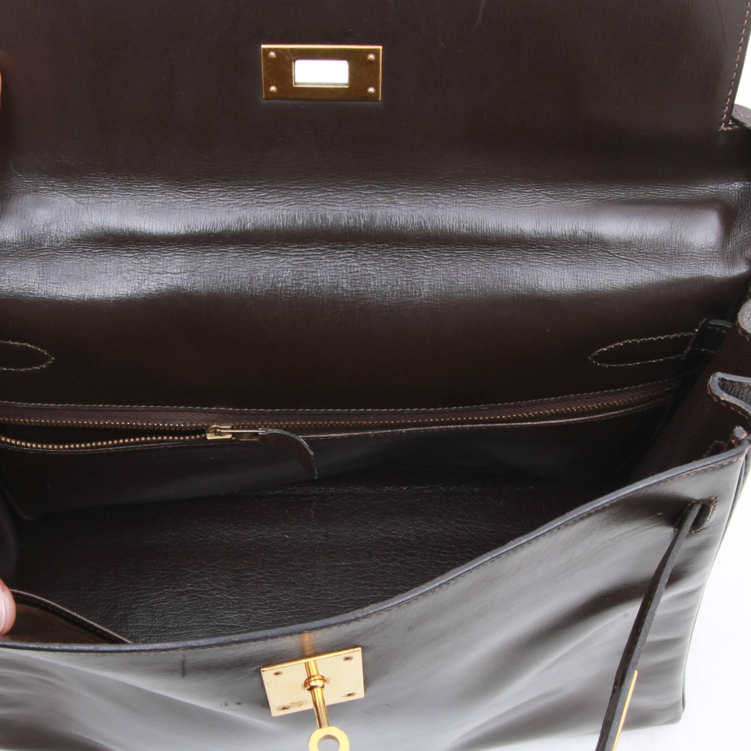 HERMES Kelly 32 Bag in Brown Box Leather In Good Condition In Paris, FR