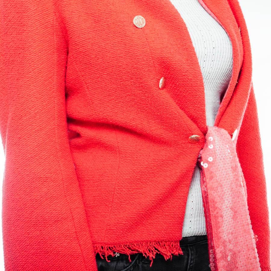 Red CHANEL Jacket 'Paris Los Angeles' in Coral Tweed and Neck in Sequin Size 40EU For Sale
