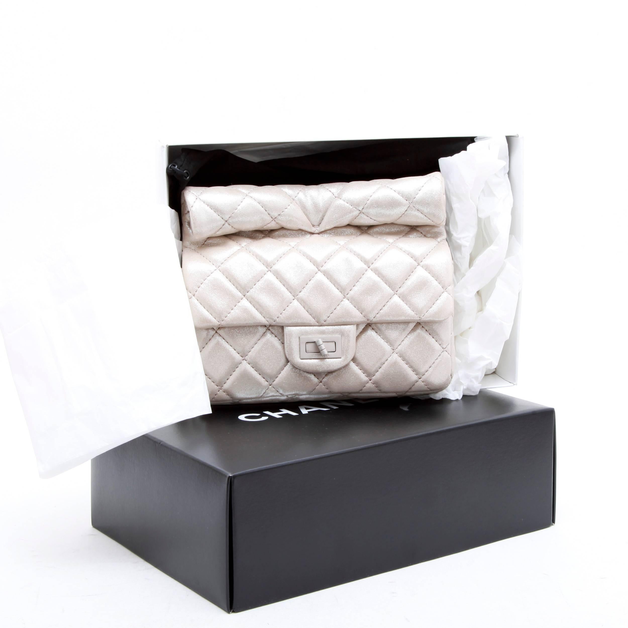 CHANEL Evening Bag in Light Iridescent Silver Lamé Leather 6