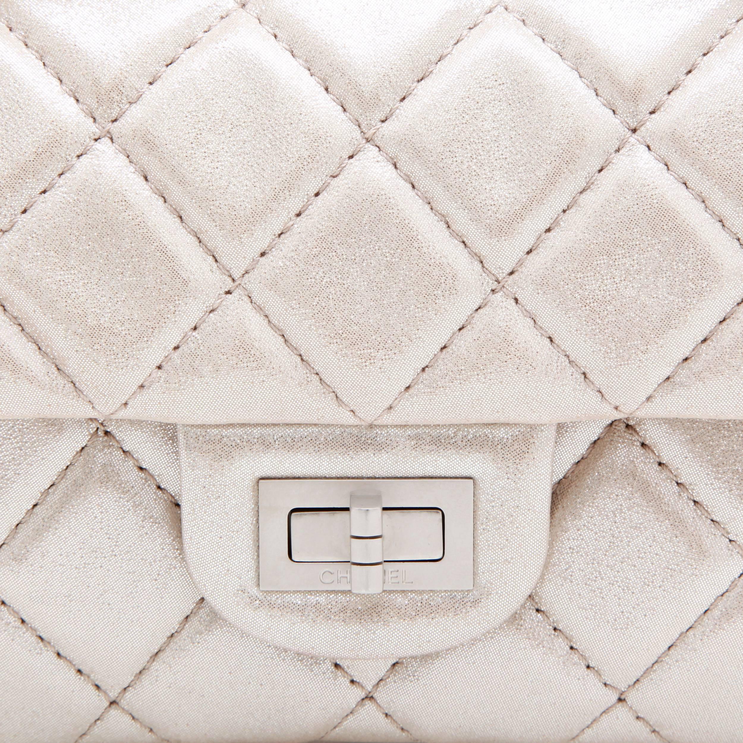 CHANEL Evening Bag in Light Iridescent Silver Lamé Leather 3