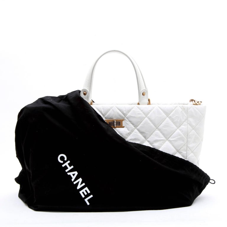 CHANEL Tote Bag in Aged White Patent Leather For Sale at 1stdibs