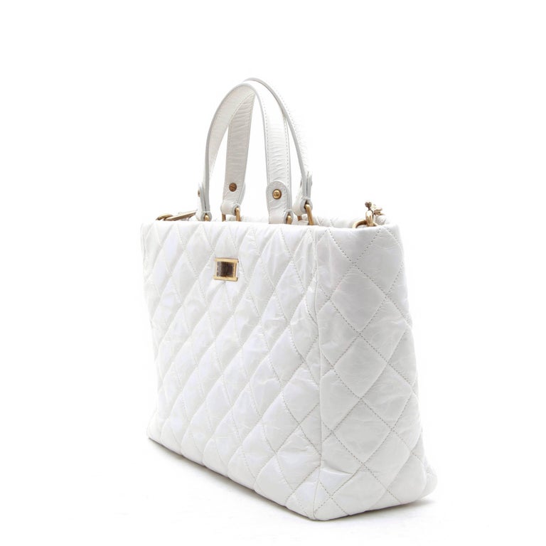 CHANEL Tote Bag in Aged White Patent Leather For Sale at 1stDibs ...