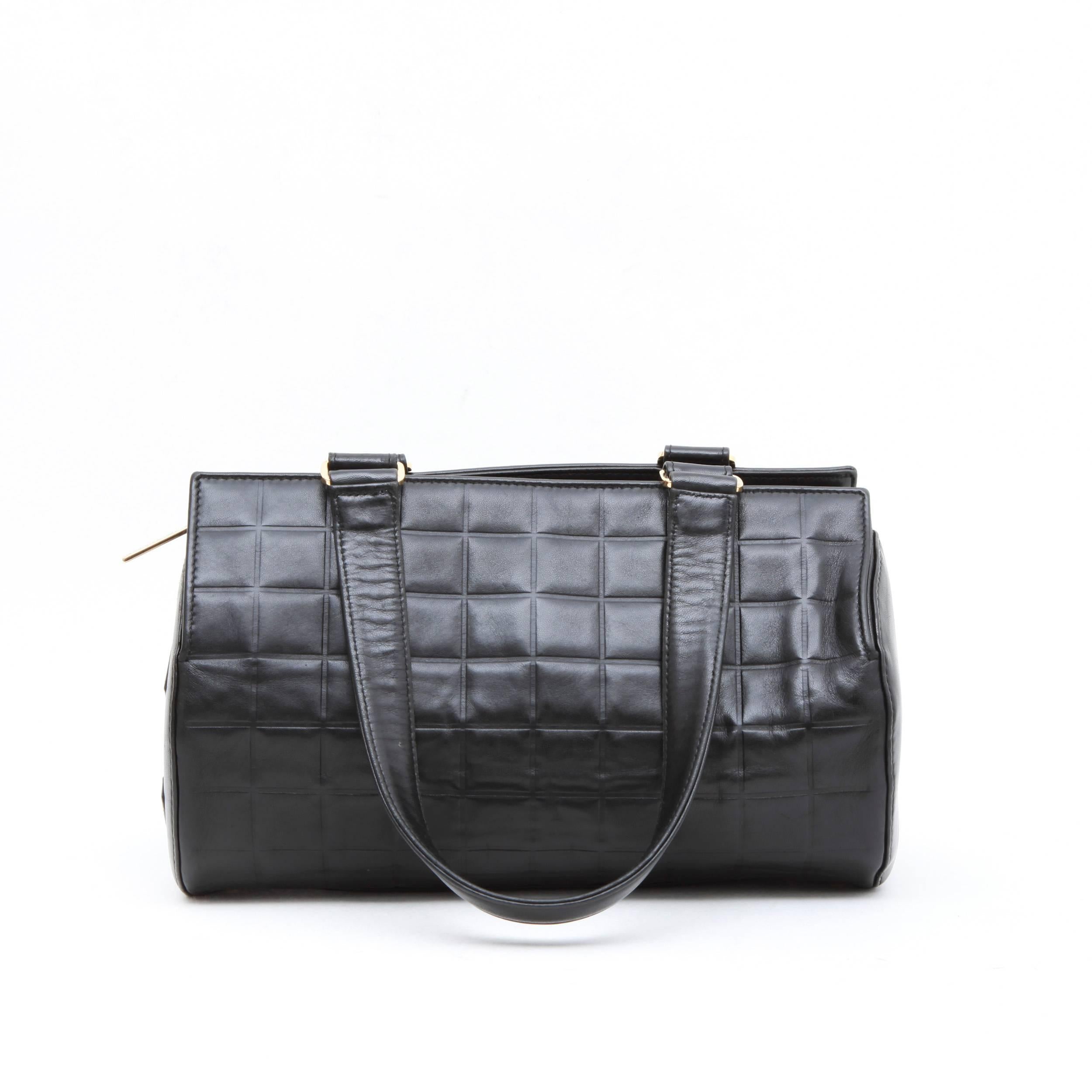 CHANEL Bag in Black Quilted Smooth Lamb Leather In Good Condition In Paris, FR