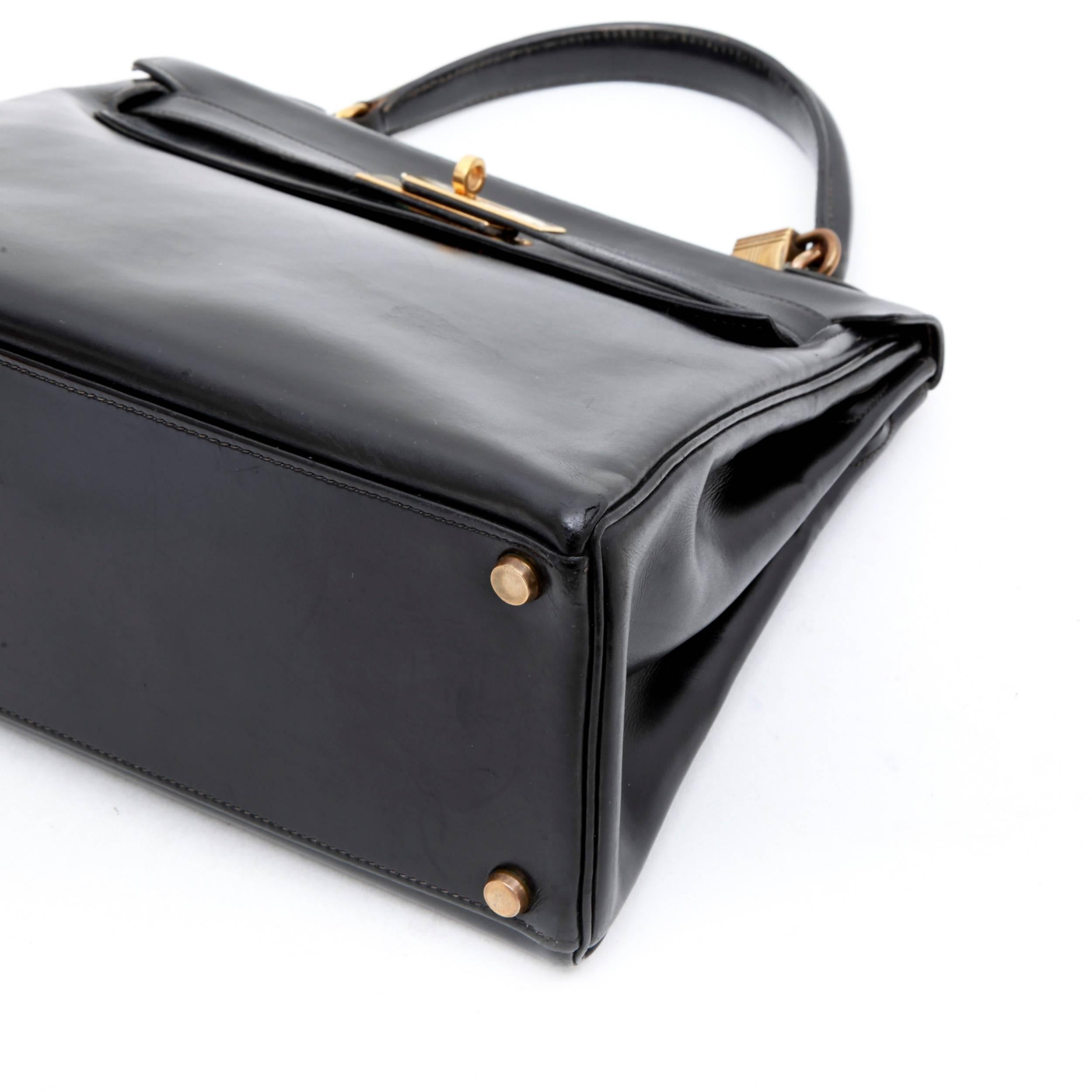 HERMES Vintage Kelly 28 Flap Bag in Black Box Leather In Fair Condition In Paris, FR
