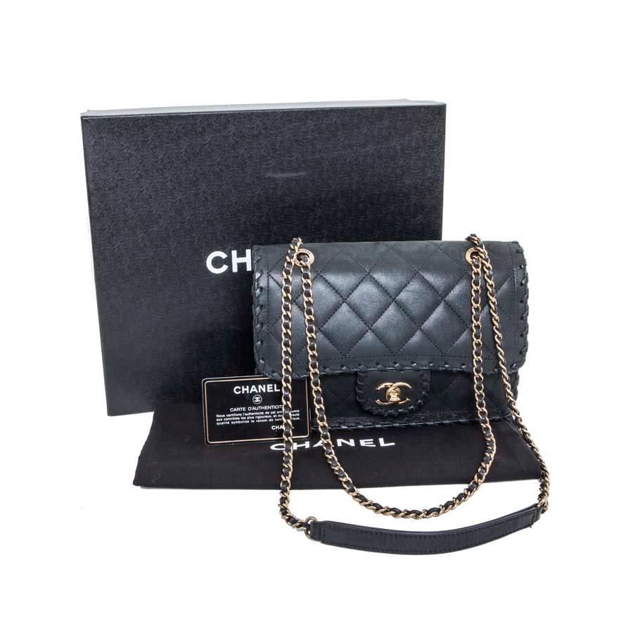 Black CHANEL Bag in Dark Green Quilted Leather with a Satin effect