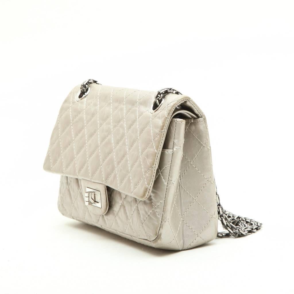 CHANEL 'Timeless' Double Flap Bag in Aged Silver Leather In Good Condition In Paris, FR