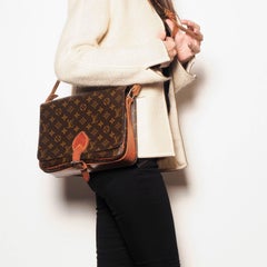 LOUIS VUITTON Messenger Bag in Brown Monogram Canvas and Natural Cowhide Leather