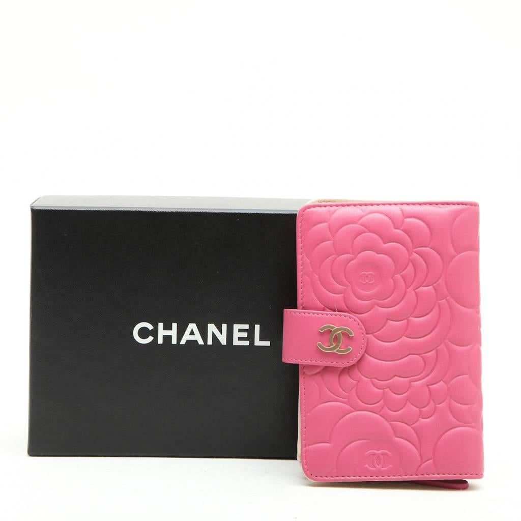 Chanel Wallet in Pink Embossed with Camellias and CC Leather 3