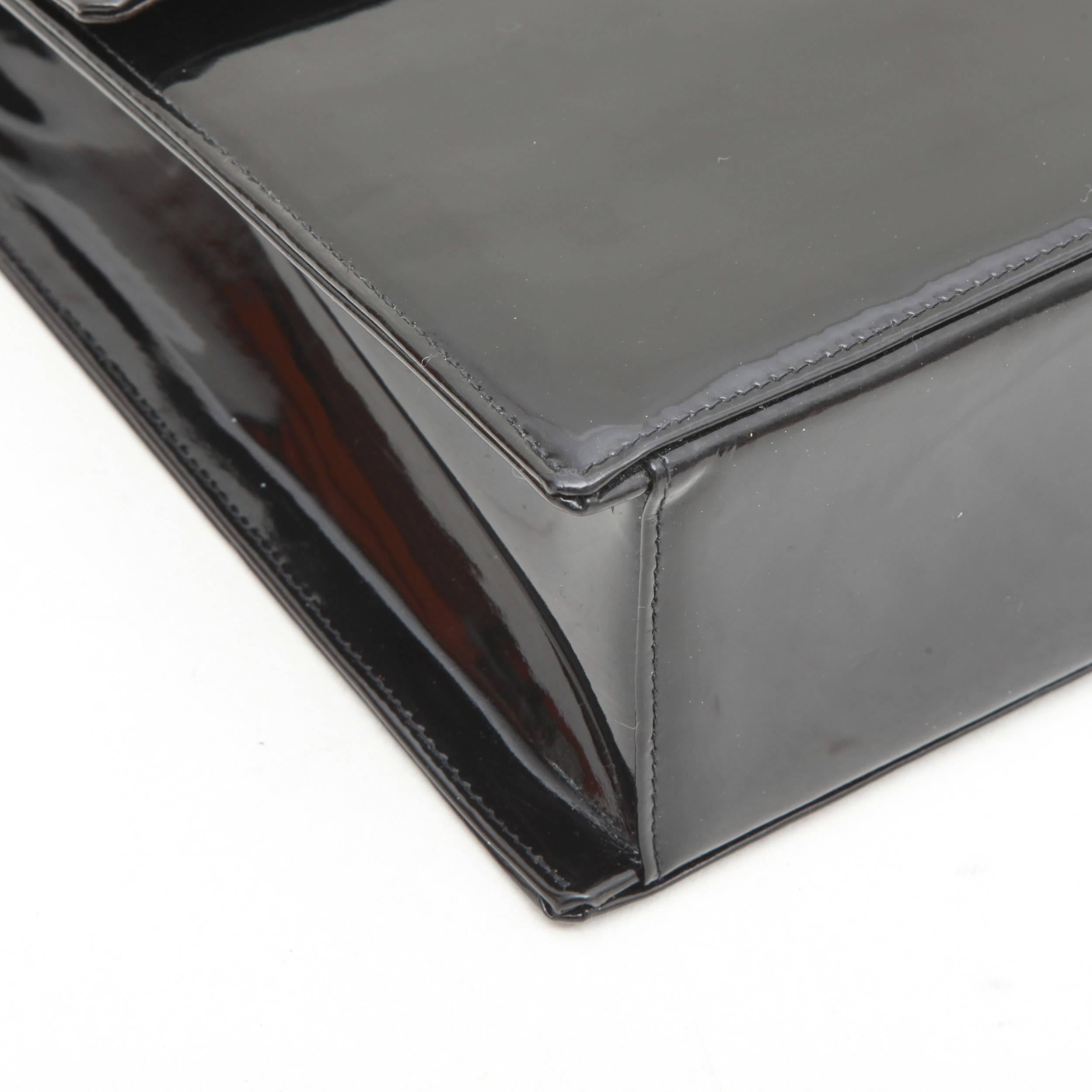 Vintage CHANEL Flap Bag in Black Patent Leather 2