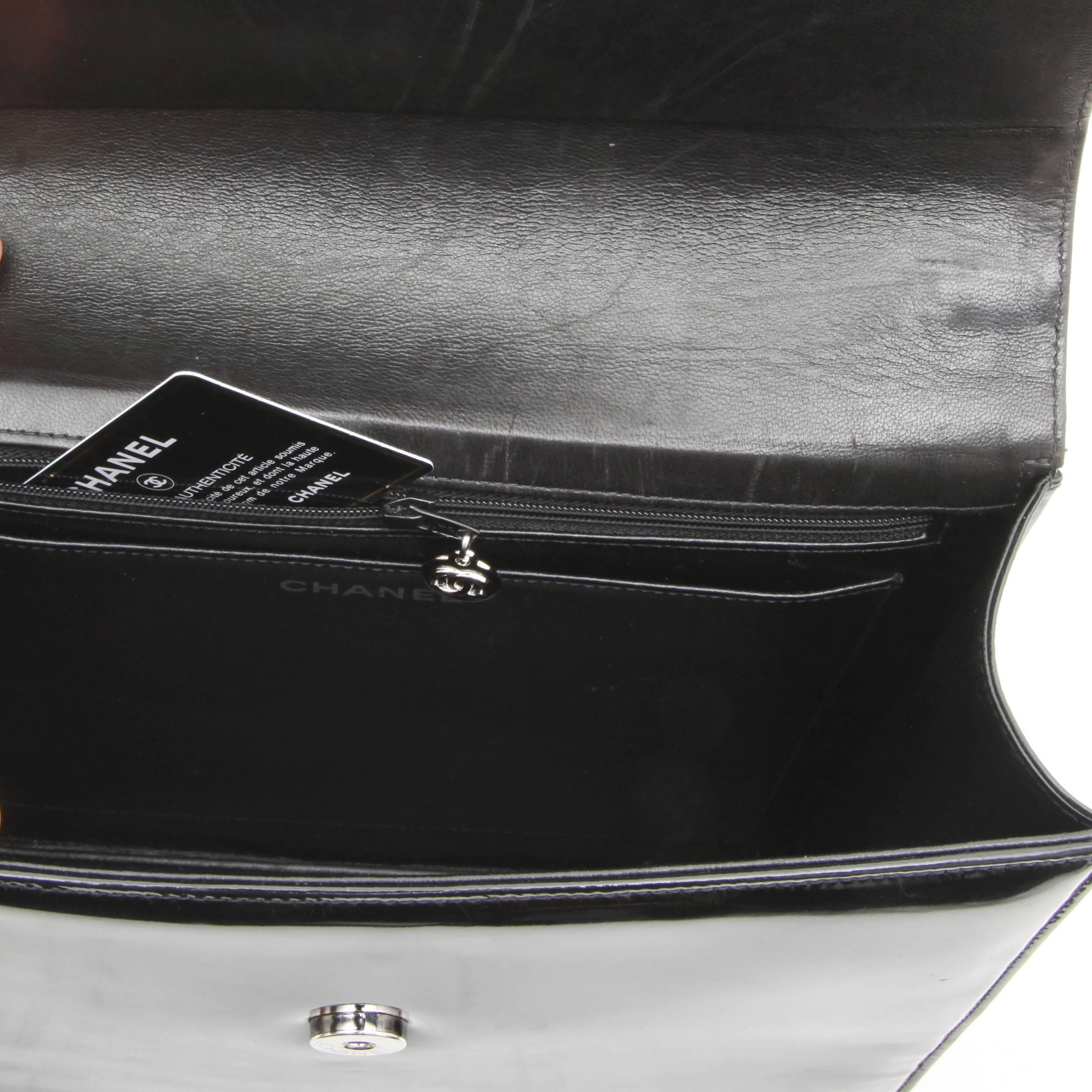 Vintage CHANEL Flap Bag in Black Patent Leather 4