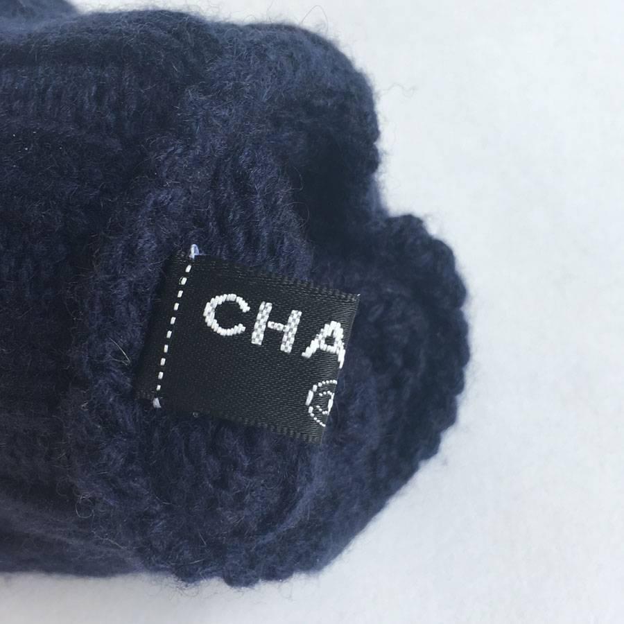 Women's CHANEL Gloves in Dark Blue Cashmere Size 7.5