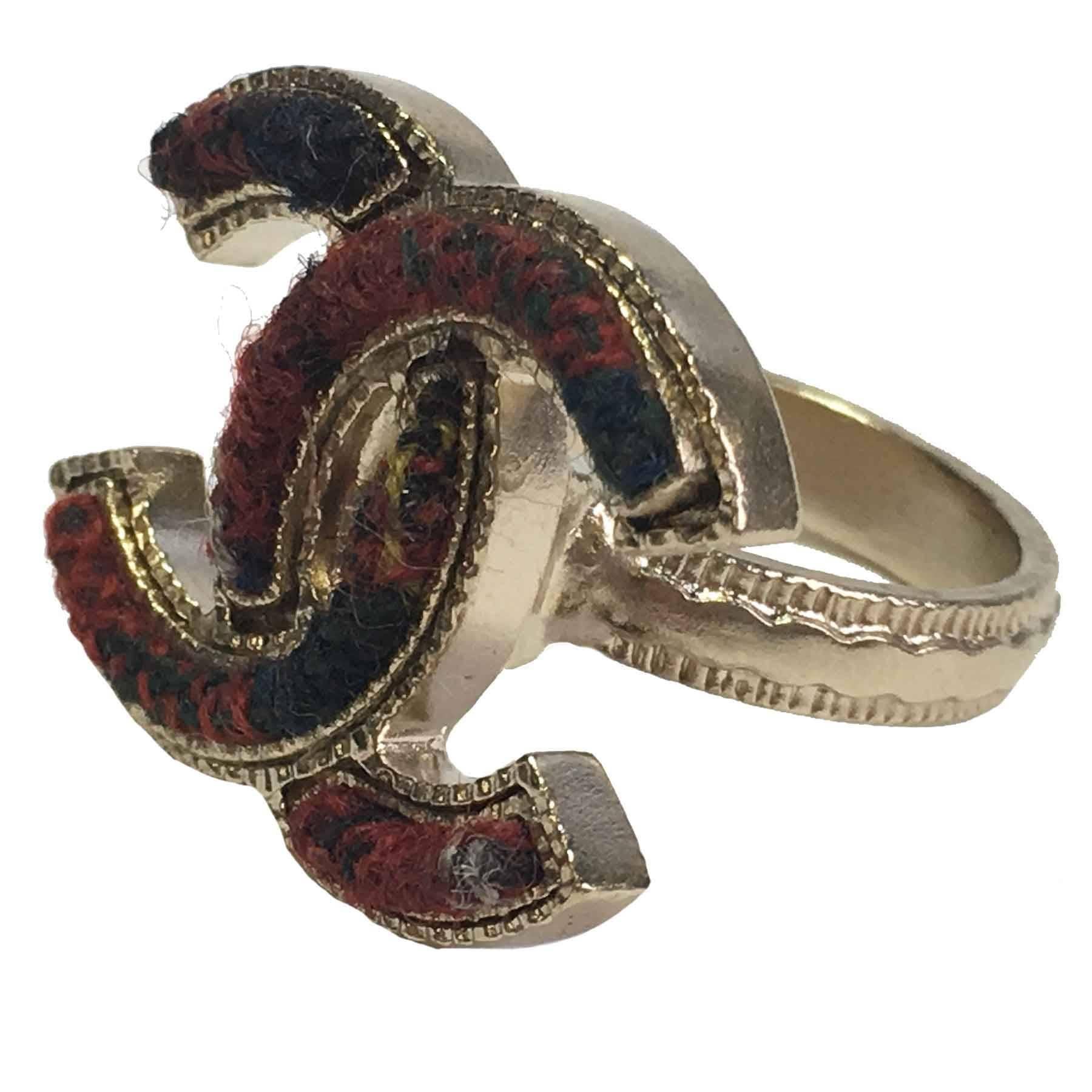Women's CHANEL CC 'Paris - Edinburgh' Ring in Gilded Metal and Red Tweed Size 53
