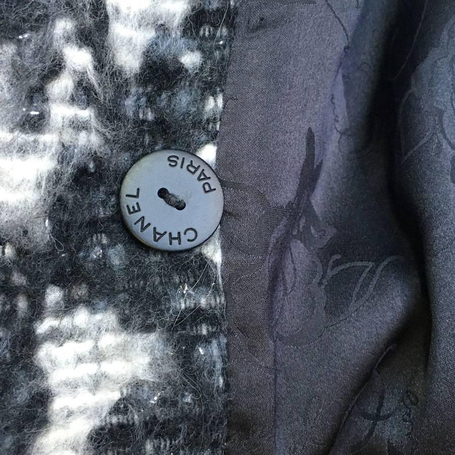 Chanel Long Jacket in Dark and Light Gray Tweed, Size 40 EU 6