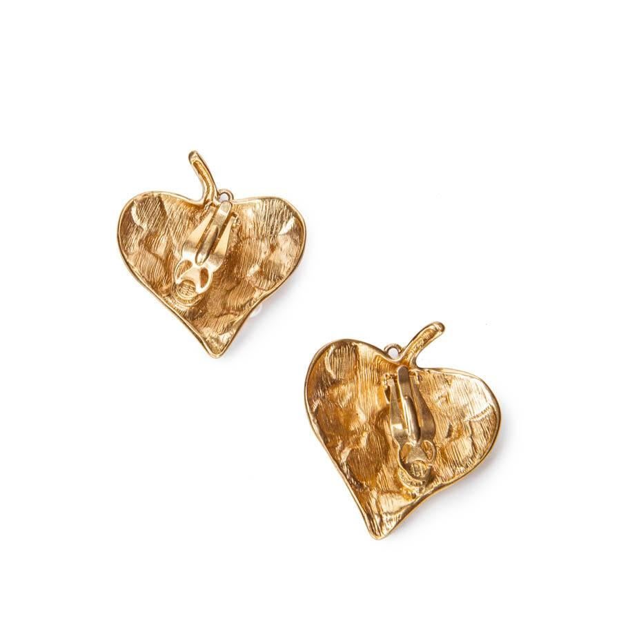 GIVENCHY Leaf Shaped Clip-on Earrings in Gilt Metal, Pearls and Molten Glass In Good Condition In Paris, FR
