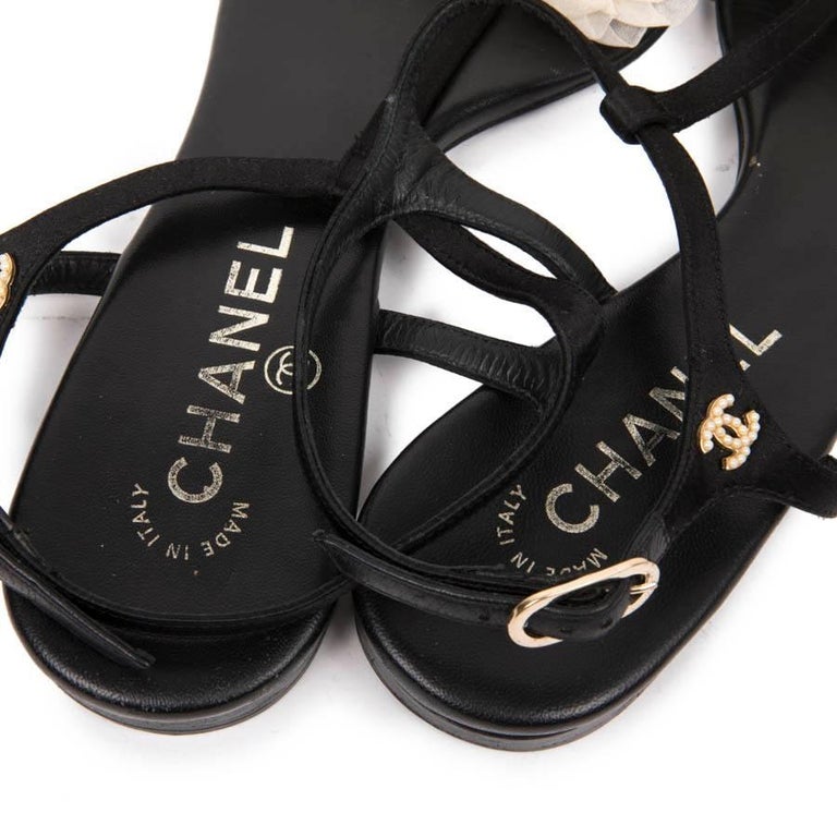 CHANEL Strap Sandals in Black Leather and Knot in White Fabric Size 38 ...