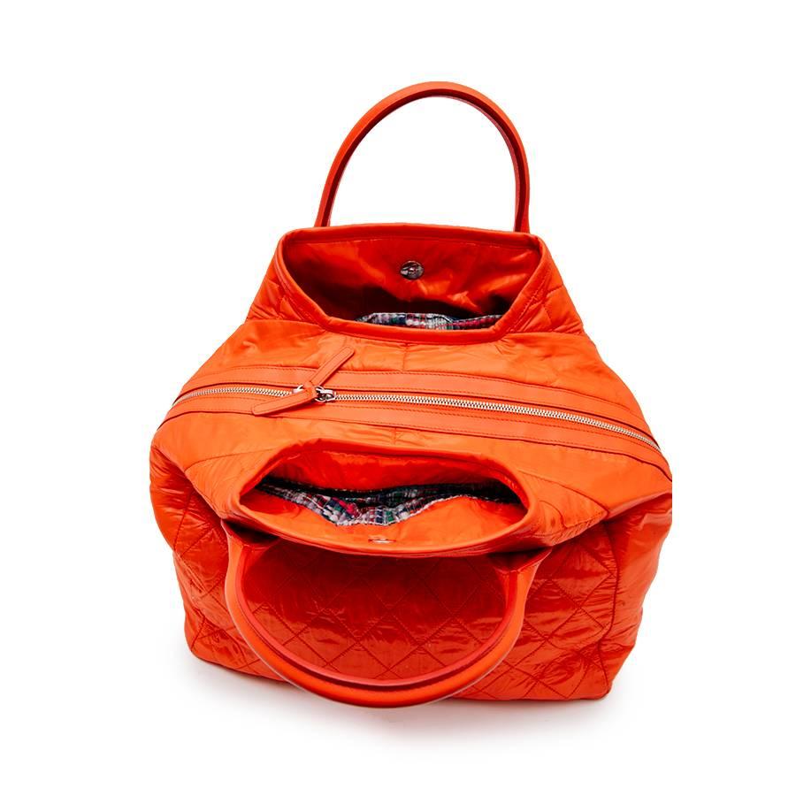 CHANEL 'Cocoon' Bag in Orange Waterproof Material In Good Condition In Paris, FR