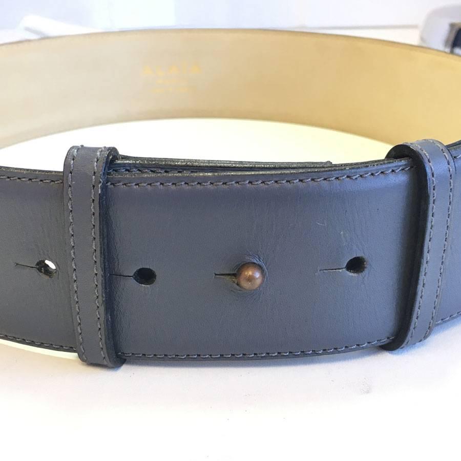 ALAÏA Belt in Dark Gray Leather and Beige Suede Size 75FR 1