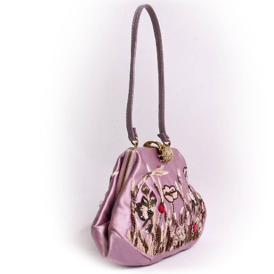 VALENTINO Mini-Abendtasche aus lila bestickter Seide im Zustand „Gut“ in Paris, FR