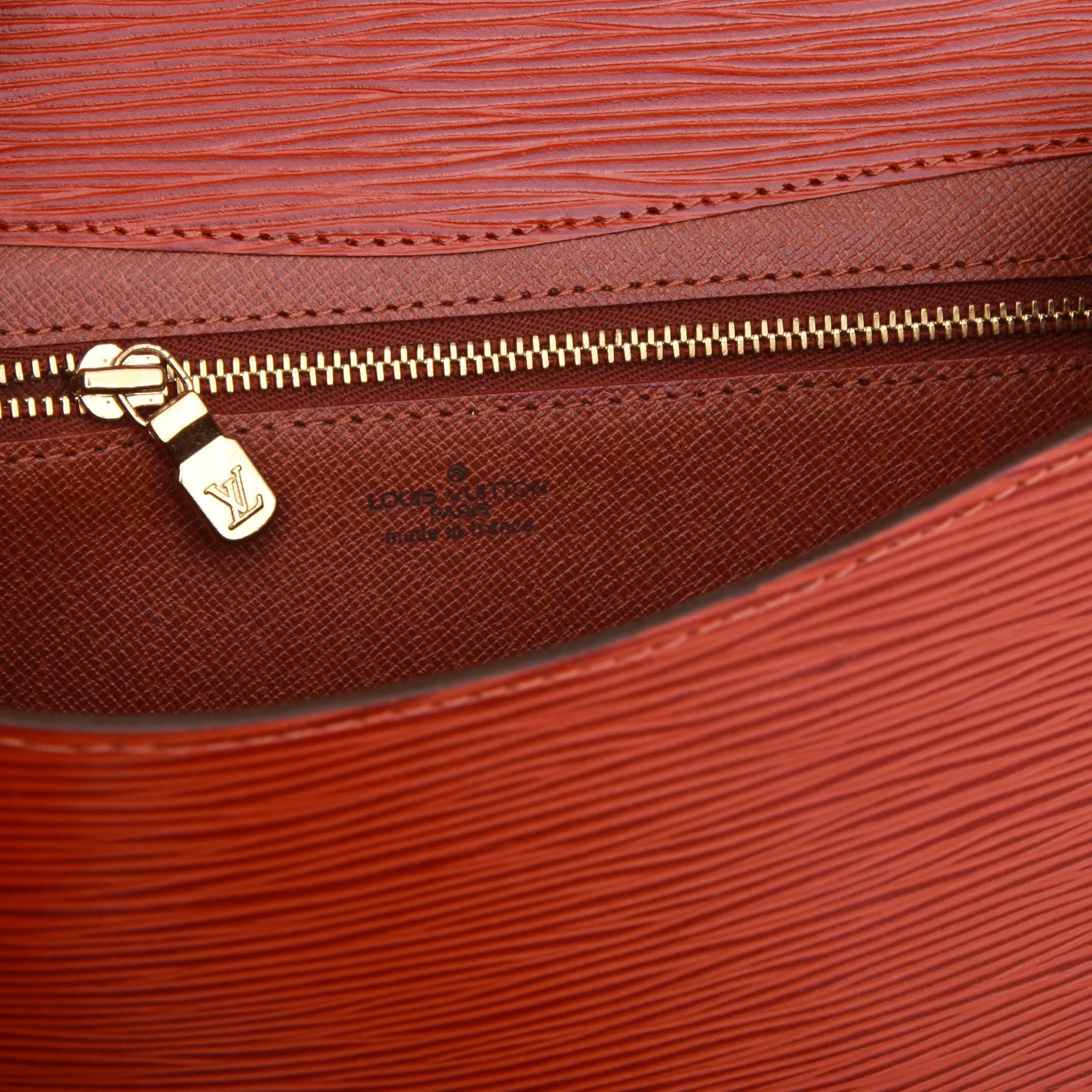 LOUIS VUITTON Vintage Clutch in Tawny Epi Leather 4
