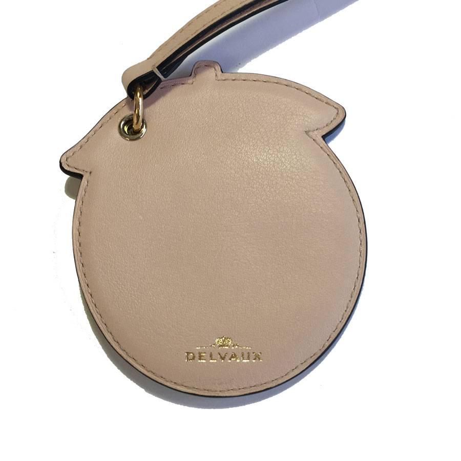 DELVAUX Masked Keyholder in Green and Pink Calskin Leather In New Condition For Sale In Paris, FR